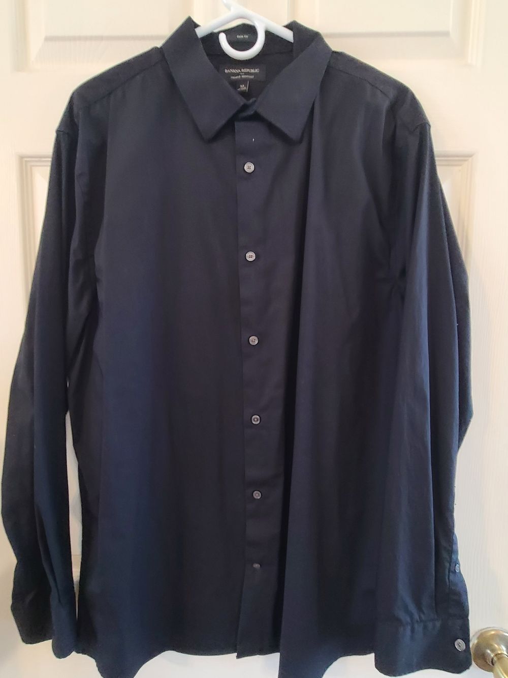 Banana Republic Men's Black Long-Sleeve Dress Shirt